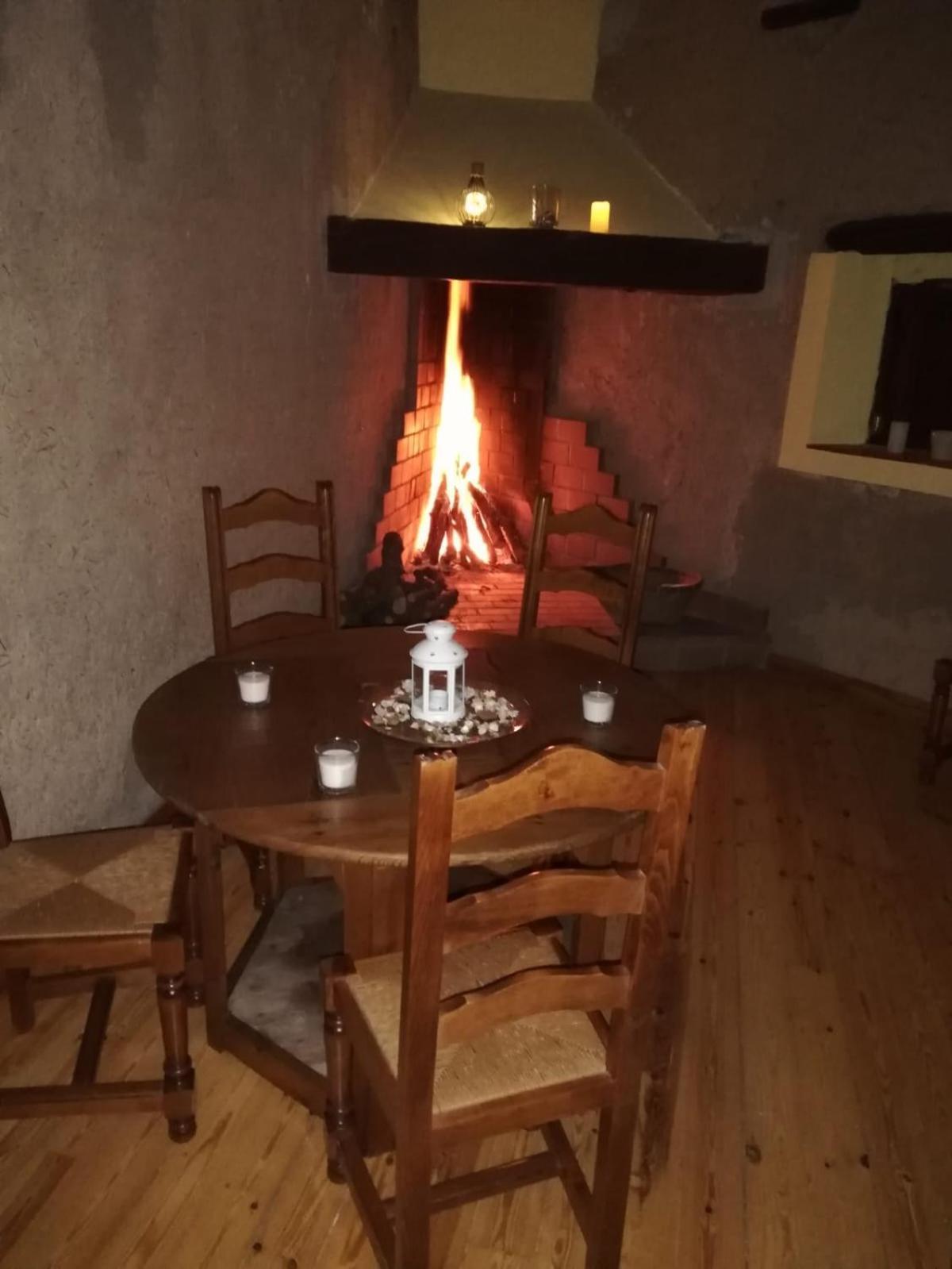Hotel Restaurante Agapio De Tresnino Quintanilla de Onésimo Εξωτερικό φωτογραφία